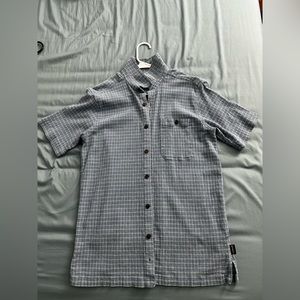 Patagonia men’s short sleeve checkered button down shirt